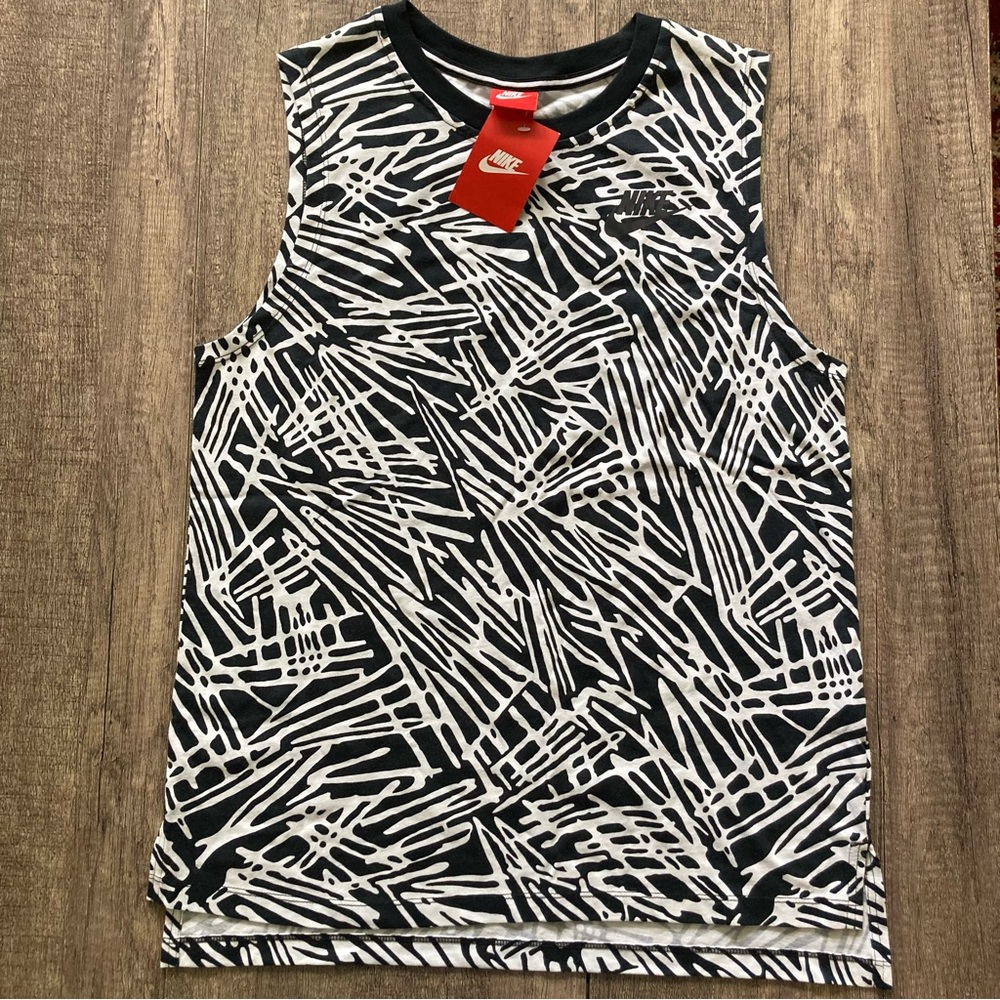 Nike Muscle Tank Top - Women’s Small - NWT